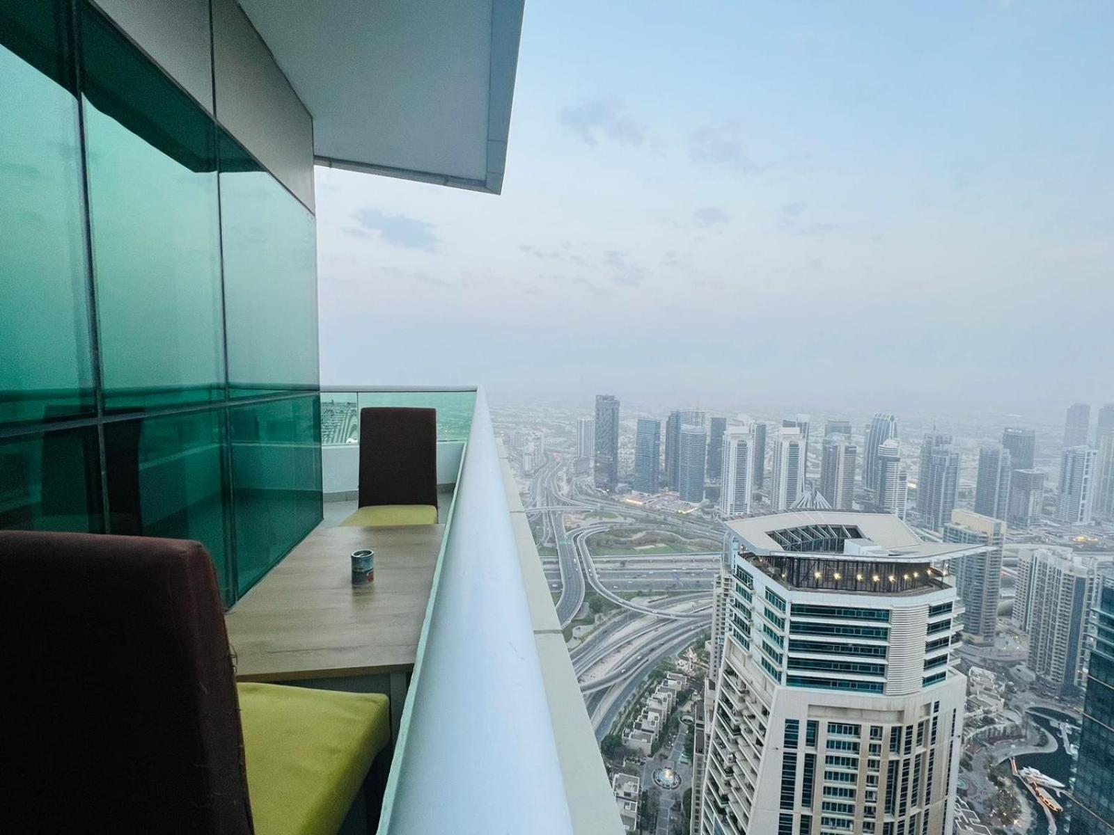 High Floor With City Skyline & Burj Khalifa View 3 Bedroom Unit Marina Dubái Exterior foto