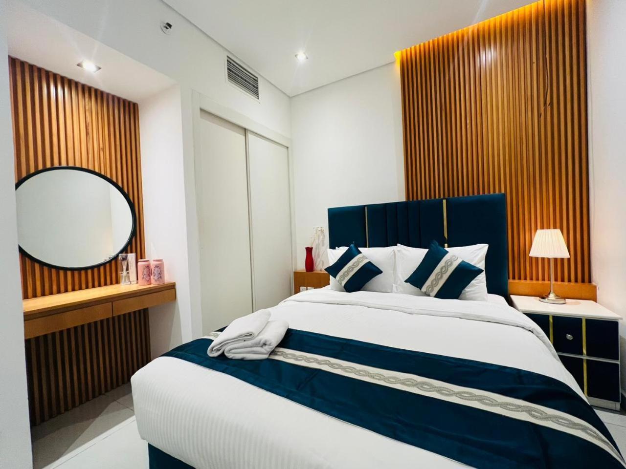 High Floor With City Skyline & Burj Khalifa View 3 Bedroom Unit Marina Dubái Exterior foto