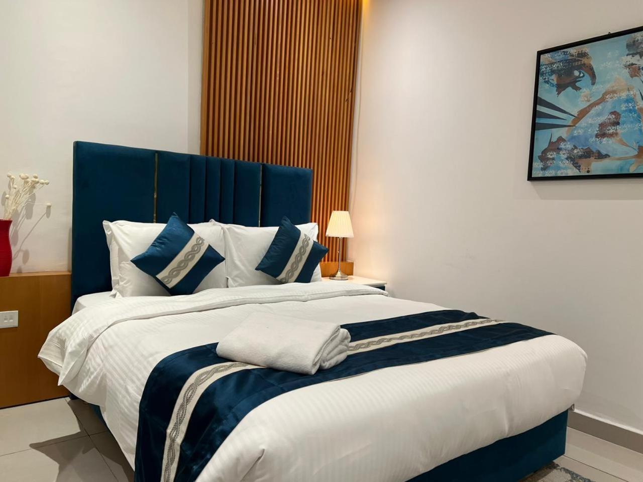 High Floor With City Skyline & Burj Khalifa View 3 Bedroom Unit Marina Dubái Exterior foto