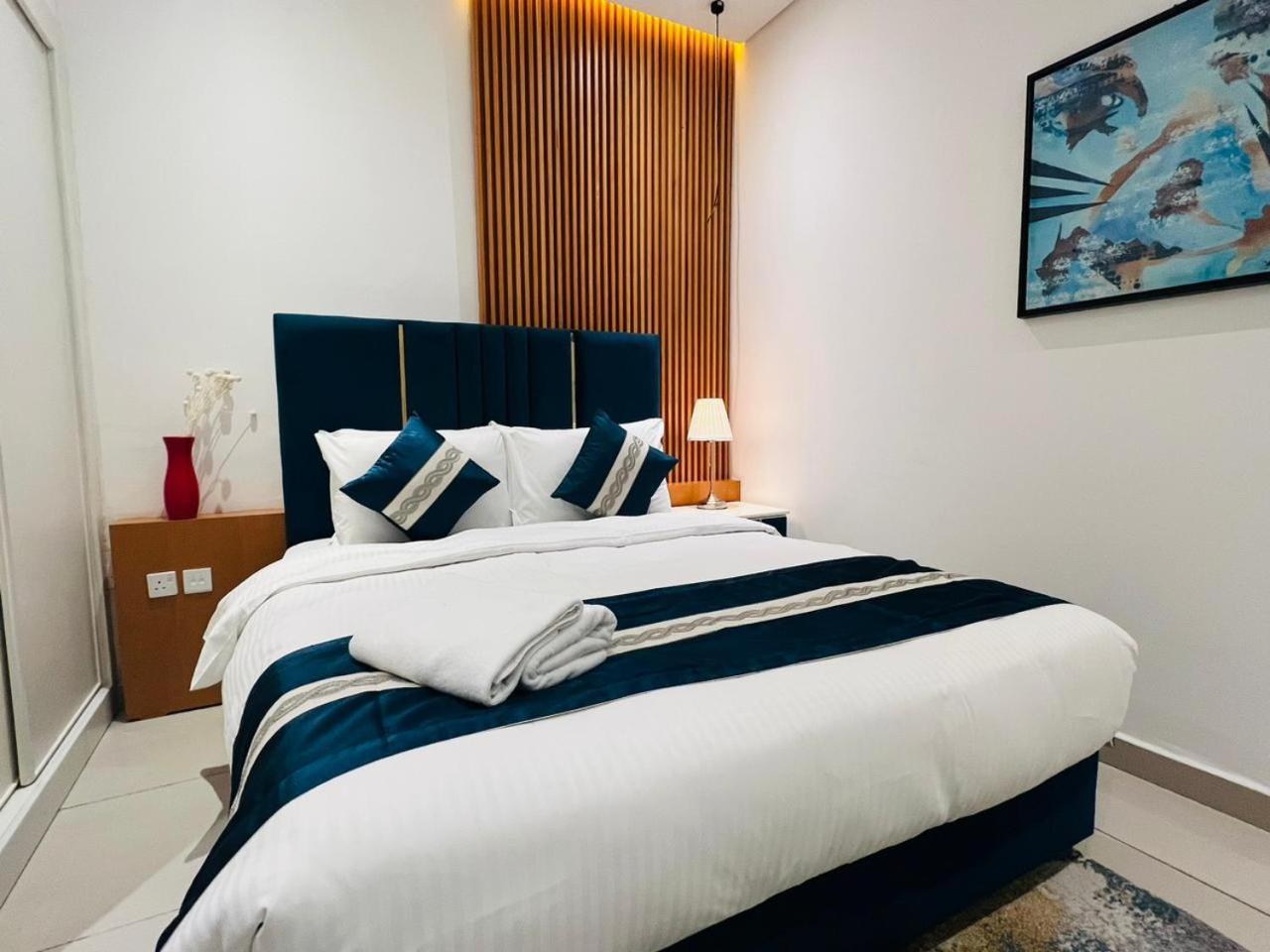 High Floor With City Skyline & Burj Khalifa View 3 Bedroom Unit Marina Dubái Exterior foto
