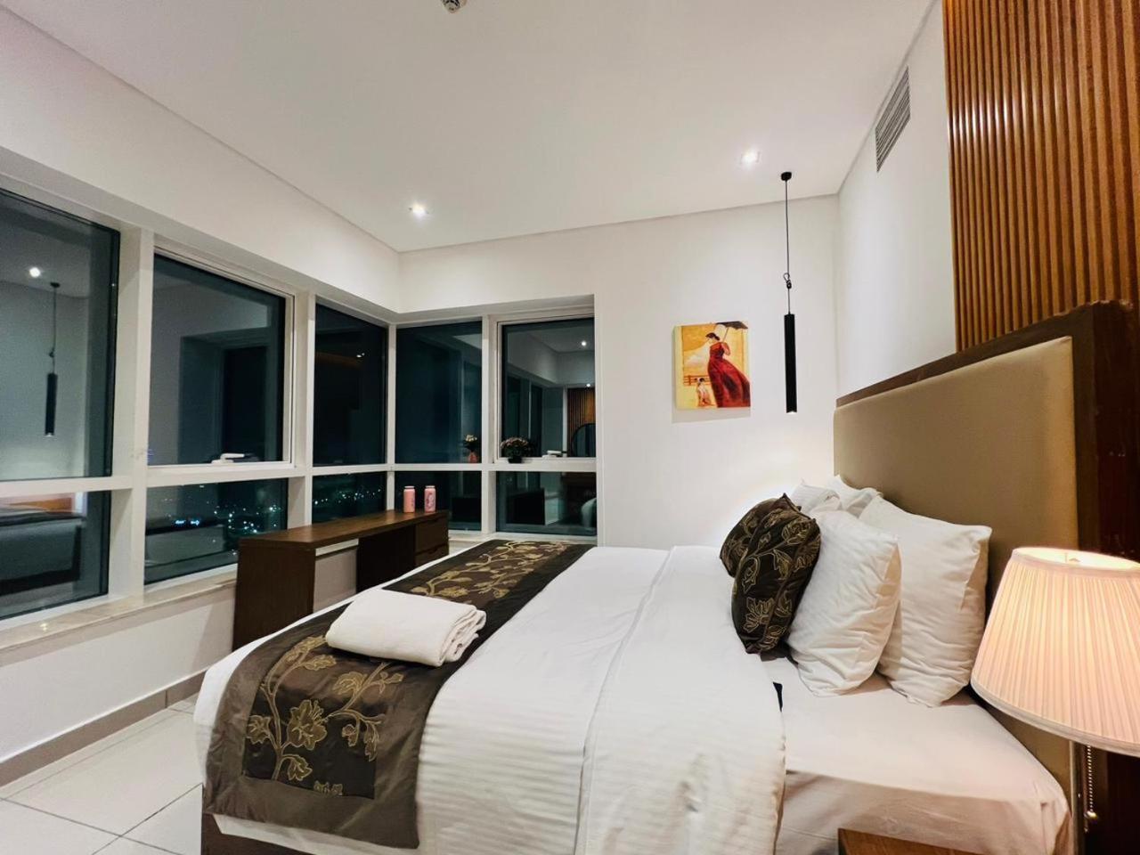 High Floor With City Skyline & Burj Khalifa View 3 Bedroom Unit Marina Dubái Exterior foto