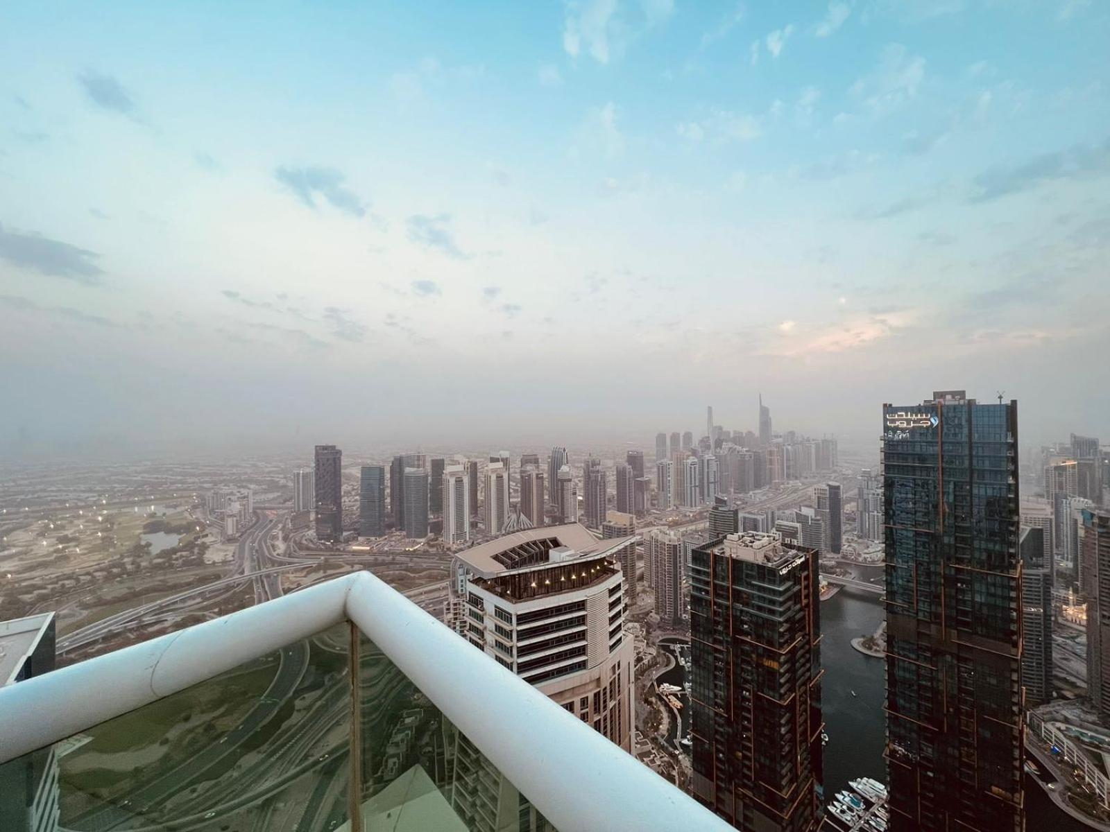 High Floor With City Skyline & Burj Khalifa View 3 Bedroom Unit Marina Dubái Exterior foto