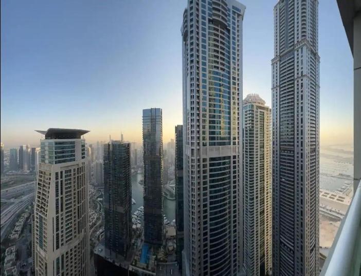 High Floor With City Skyline & Burj Khalifa View 3 Bedroom Unit Marina Dubái Exterior foto